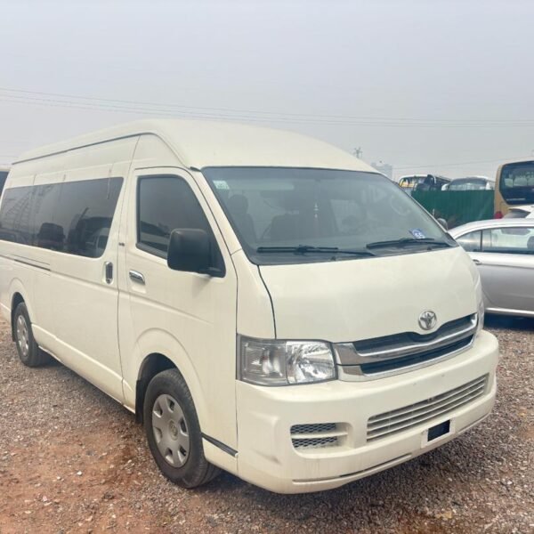 Toyota HiAce Minibus